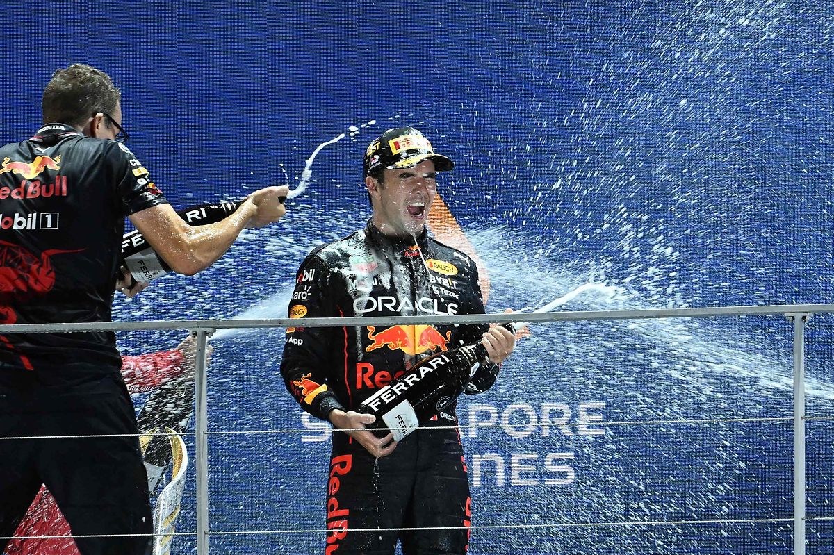 Durch den Sieg von Sergio Perez (r.) hatte Red Bull trotzdem Grund zu feiern.