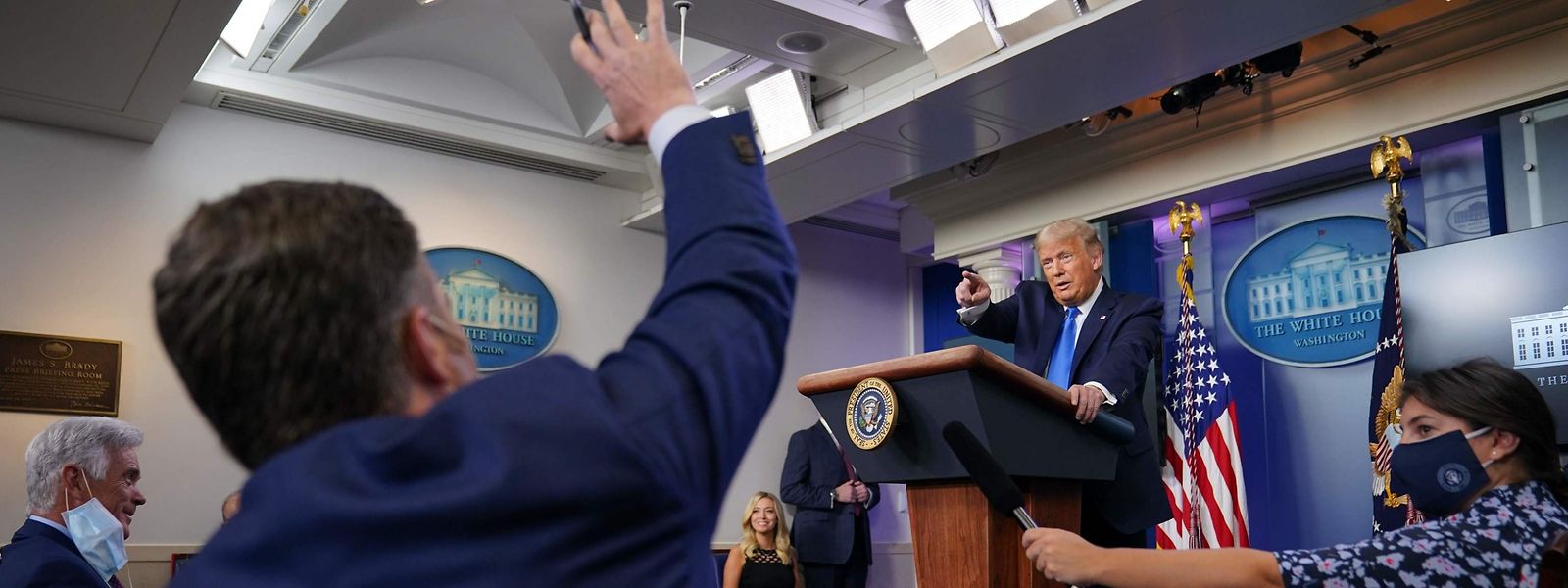 Donald Trump wetterte bei einer Pressekonferenz erneut gegen die Briefwahl.