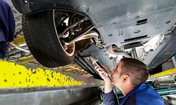 Die Mitarbeiter der Kontrolldienste sollen fortan Handschuhe tragen.