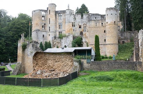 Die starken Regenfälle der vergangenen Wochen führten dazu, dass ein Teil der aus dem 14. Jahrhundert stammenden Mauer wegbrach.