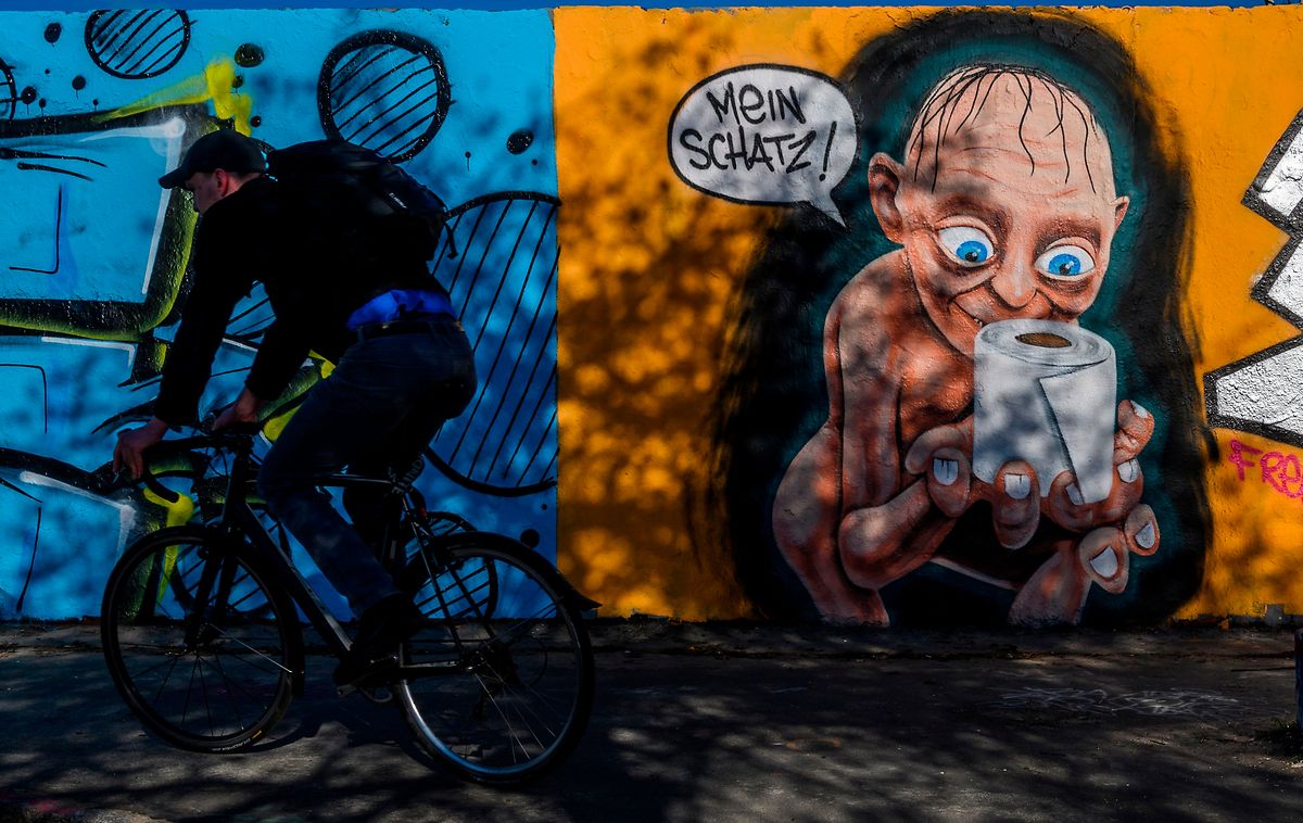 Der Graffiti-Künstler Eme Freethinker hat im Berliner Mauerpark gearbeitet. 