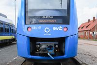 (FILES) In this file photo taken on September 16, 2018 The first hydrogen-powered train, by French train maker Alstom, arrives at the station in Bremervoerde, Germany, as it enters service on September 16, 2018. - Germany inaugurates a rail line running entirely on hydrogen on August 24, 2022, a "world first" and a major step forward for the decarbonisation of rail, despite the supply challenges posed by this innovative technology. (Photo by Patrik STOLLARZ / AFP)