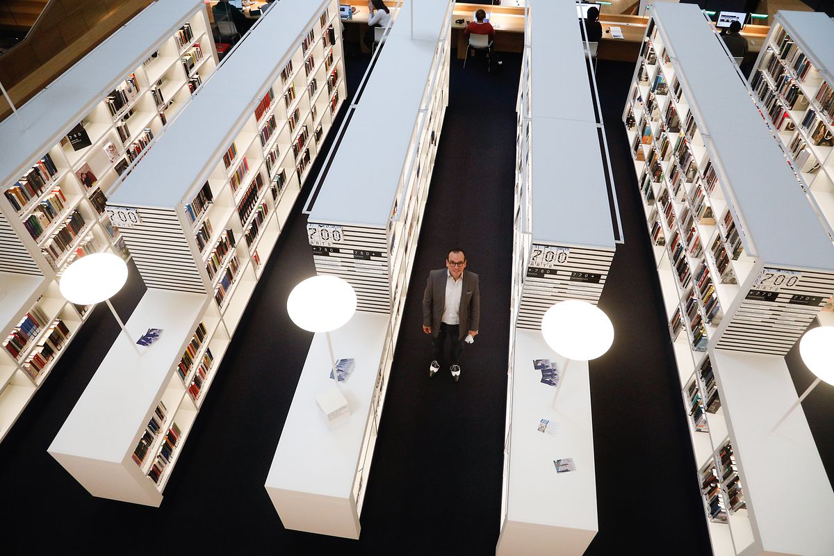 Christophe Marinheiro descobriu uma série de obras portuguesas emcaixotadas e esquecidas. Verdadeiros tesouros que mostram a influência portuguesa no ensino do Luxemburgo.