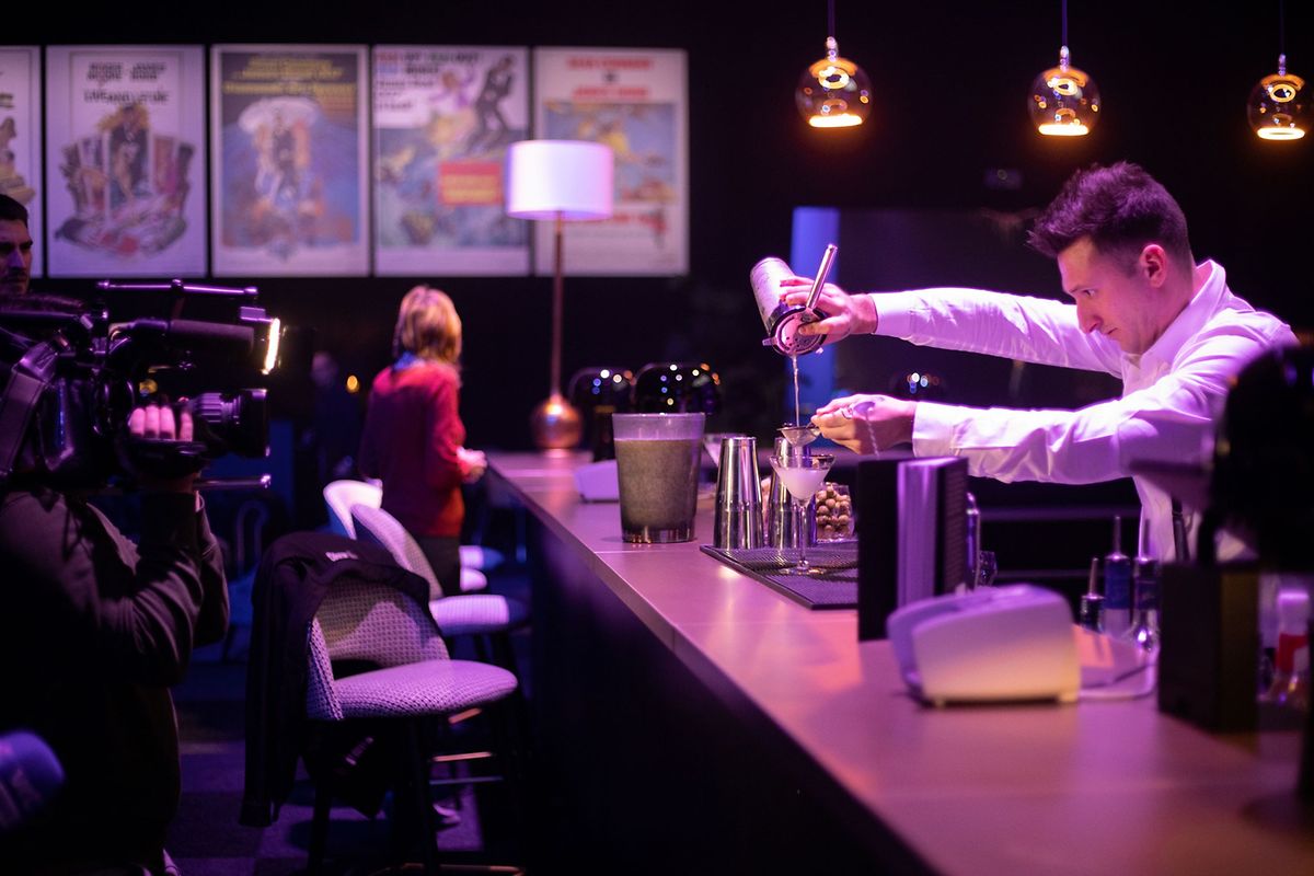 Le bar «The James» - on y déguste le cocktail vodka martini «au shaker, pas à la cuillère».