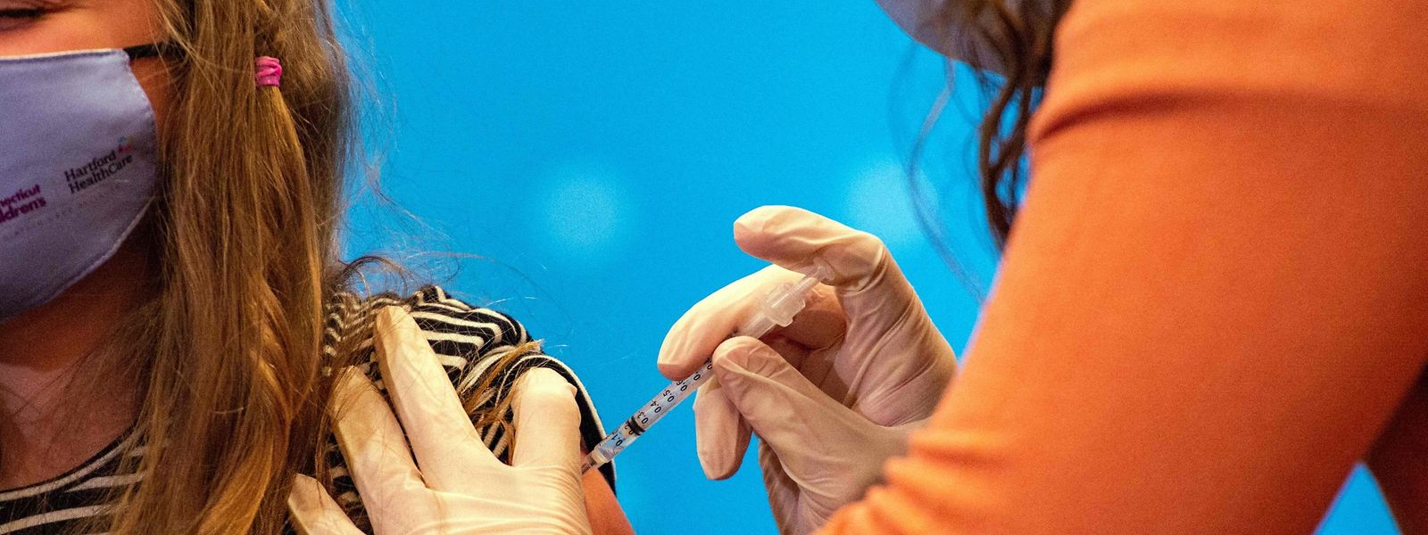 Crianças dos 5 aos 11 anos já começaram a ser vacinadas nos EUA e em Israel.