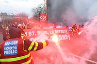 Protestos contra a reforma do sistema de pensões em França.