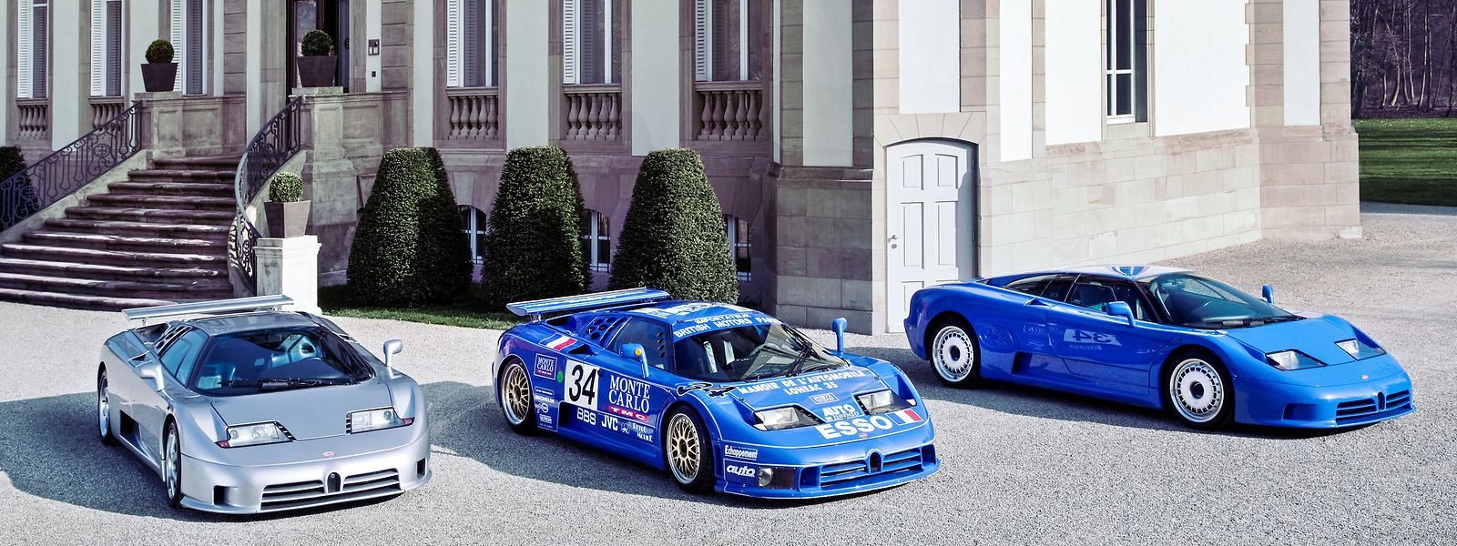 Als der Bugatti EB 110 vorgestellt wurde, setzte er neue Maßstäbe im Bereich der Supercars. Heuer feiern die frühen Baujahre ihren 30. Geburtstag, was sie offiziell zu Oldtimern macht. Zu der Standard-Variante „GT“ (r.) gesellen sich vor dem Firmensitz in Molsheim die Rennversion „LM“ (M.) und die Sportversion „SS“ (l.)