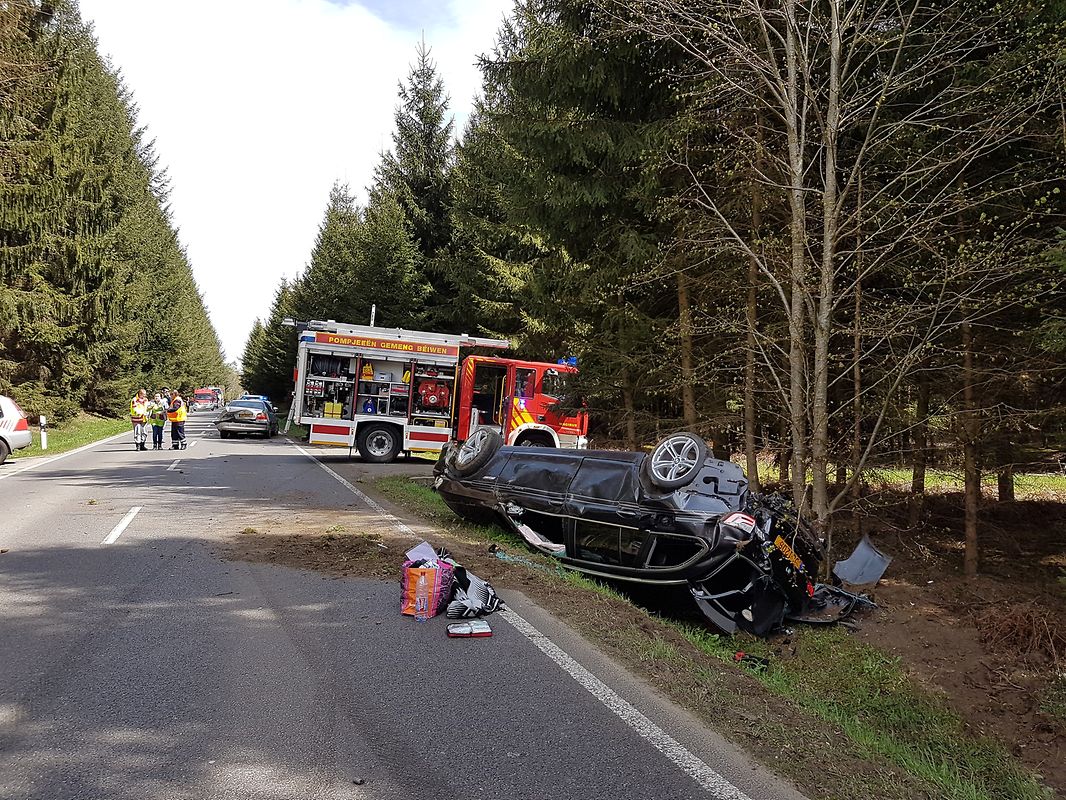 Drei Fahrzeuge waren insgesamt in den Unfall verwickelt. 