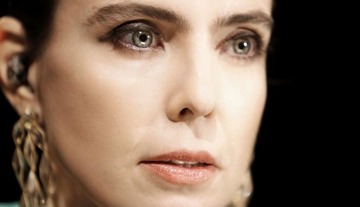 Adriana Calcanhotto é considerada uma artista multifacetada