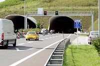 23.08.11 Tunnel Markusbierg, Chantier,Verkehr wird durch eine Roehre geleitet. Foto:Gerry Huberty
