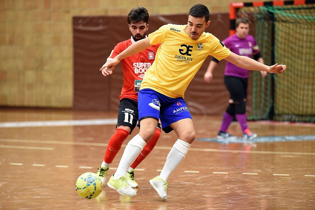 A l'aller, le Samba 7 ALSS d'Eric Santos (en jaune) avait damé le pion (2-0) au FCD 03 de Kevin Marques (en rouge)