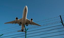 Die Luftfahrtbranche dürfte nach Einschätzung ihres Verbandes IATA 2023 erstmals seit Beginn der Corona-Pandemie branchenweit wieder in die Gewinnzone zurückkehren.