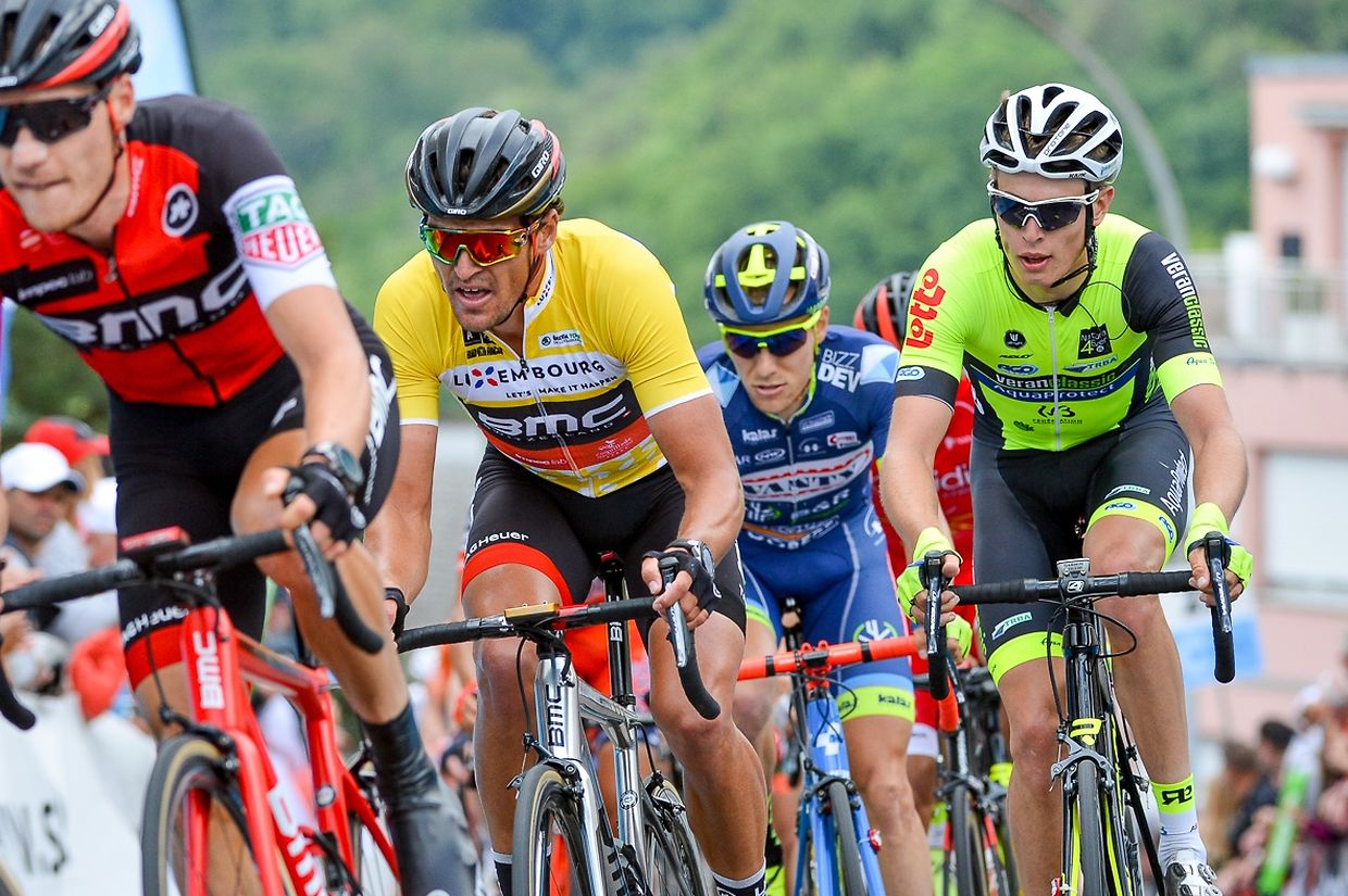 Greg Van Avermaet (B/BMC) und Alex Kirsch (Veranclassic).