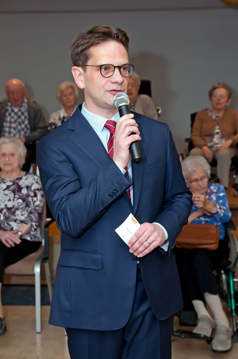 Ehrung der 90-Jährigen im Altenheim "An de Wisen" in Bettemburg. Bettemburgs Bürgermeister Laurent Zeimet. (Foto: Alain Piron)