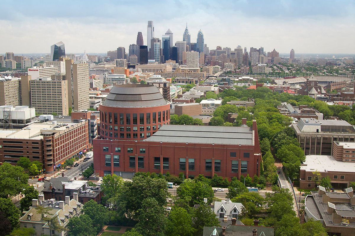 Die "Huntsman Hall" in Philadelphia das das Hauptgebäude der Wharton School of Finance.