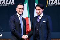 Giuseppe Conte (r.), hier mit Fünf-Sterne-Spitzenkandidat Luigi Di Maio, ist nur in Juristenkreisen bekannt.