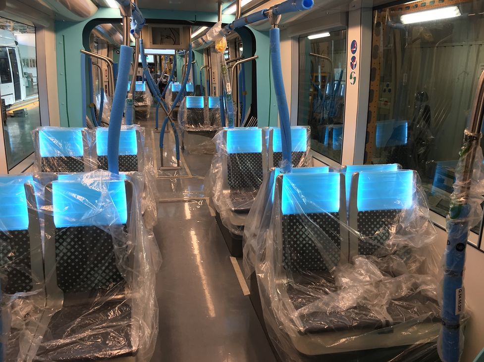 The design of the Luxembourg tram is the result of a cooperation between the Spanish manufacturer, designer Eric Rhinn (Agence Avant-Première) and artists Michel Léonardi and Isabelle Corten. The interior LED lighting varies throughout the day depending on the natural light.