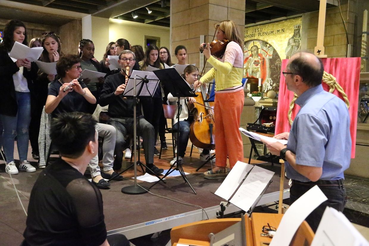 Messe für die neuen Pfarreien: “ Atertdall Sainte-Claire “ (Ospern) & “ Rammerech Saint-Valentin “ (Rambrouch).