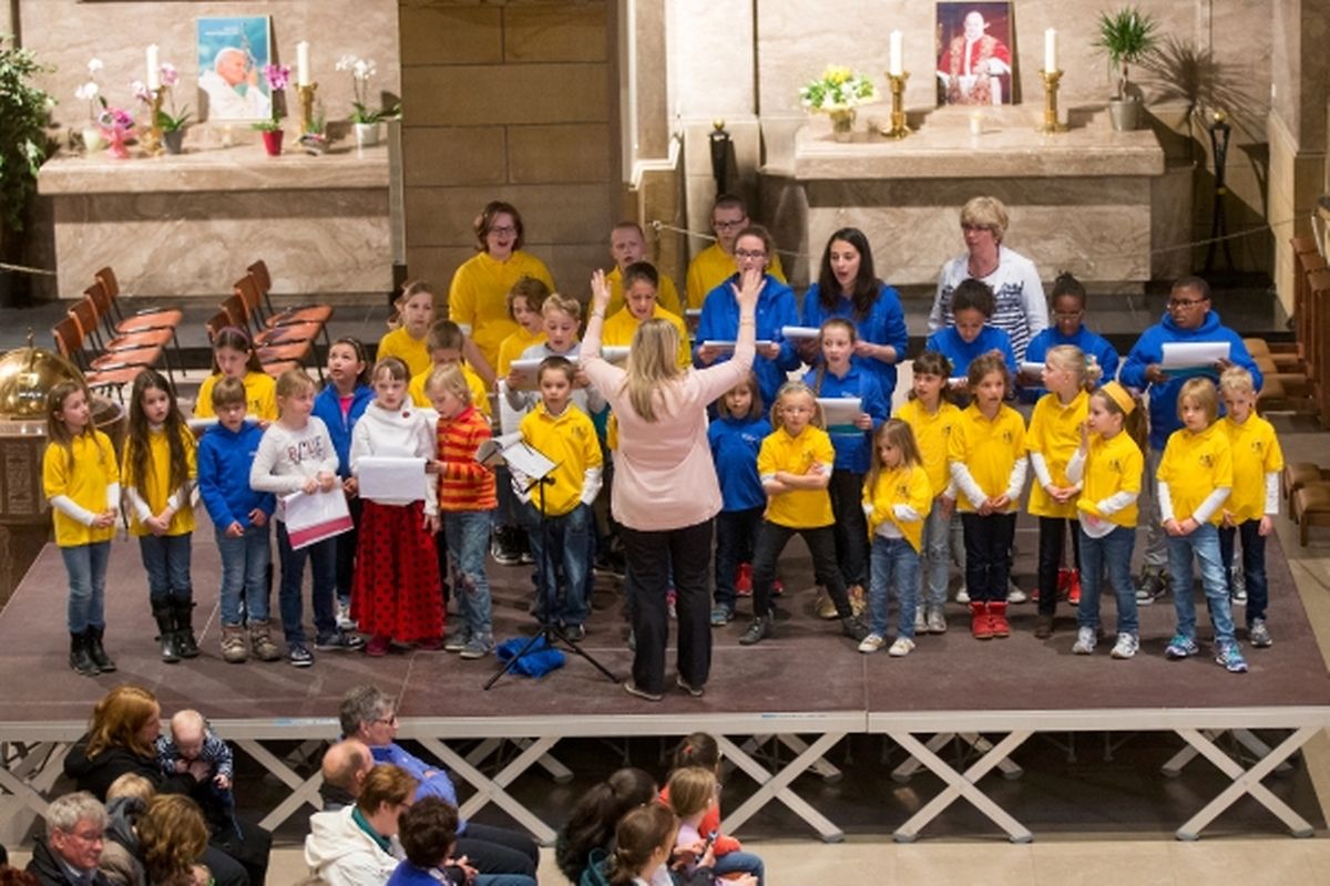 Andacht mit Segnung der Kleinkinder und der werdenden Mütter 