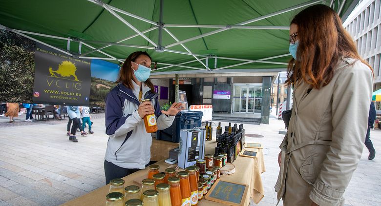 Lokales,Von Amazon zur Marktfrau: Porträt von Alice Tiberio. Foto: Gerry Huberty/Luxemburger Wort