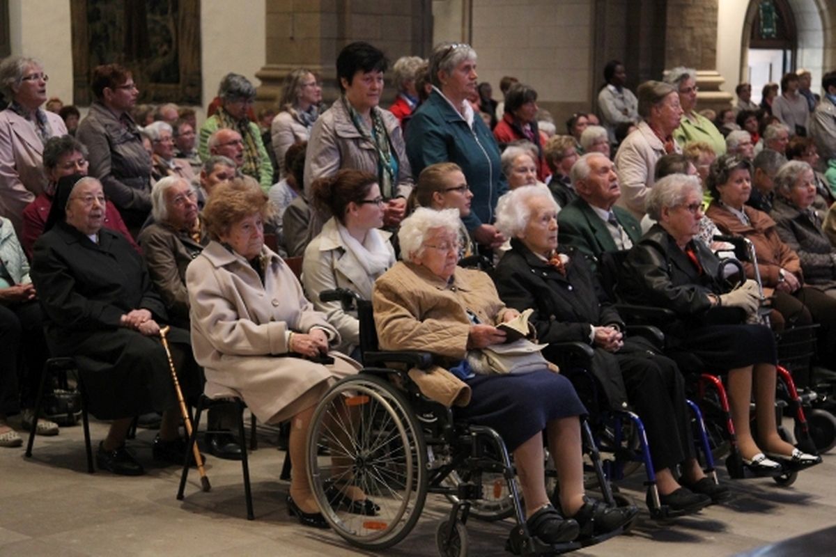 Messe für Dekanate Bitburg, „St.-Willibrord Westeifel" und „Schweich-Welschbillig", sowie das Dekanat „Sankt Vith" (B).