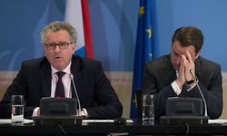Finanzminister Pierre Gramegna (l.) und Premier Xavier Bettel müssen sich des Eindrucks von bilateralen Absprachen mit der britischen Regierung erwehren.