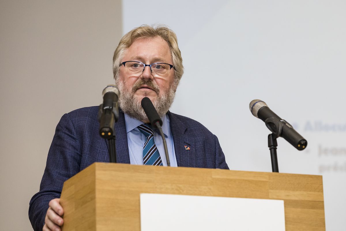 Jean-Claude Reding: «Nous invitons toutes les associations qui s'investissent pour les mêmes idées que nous, c'est-à-dire la solidarité, la démocratie, le développement de la société, l'intégration sociale, à venir ici» dans la Maison des salariés.