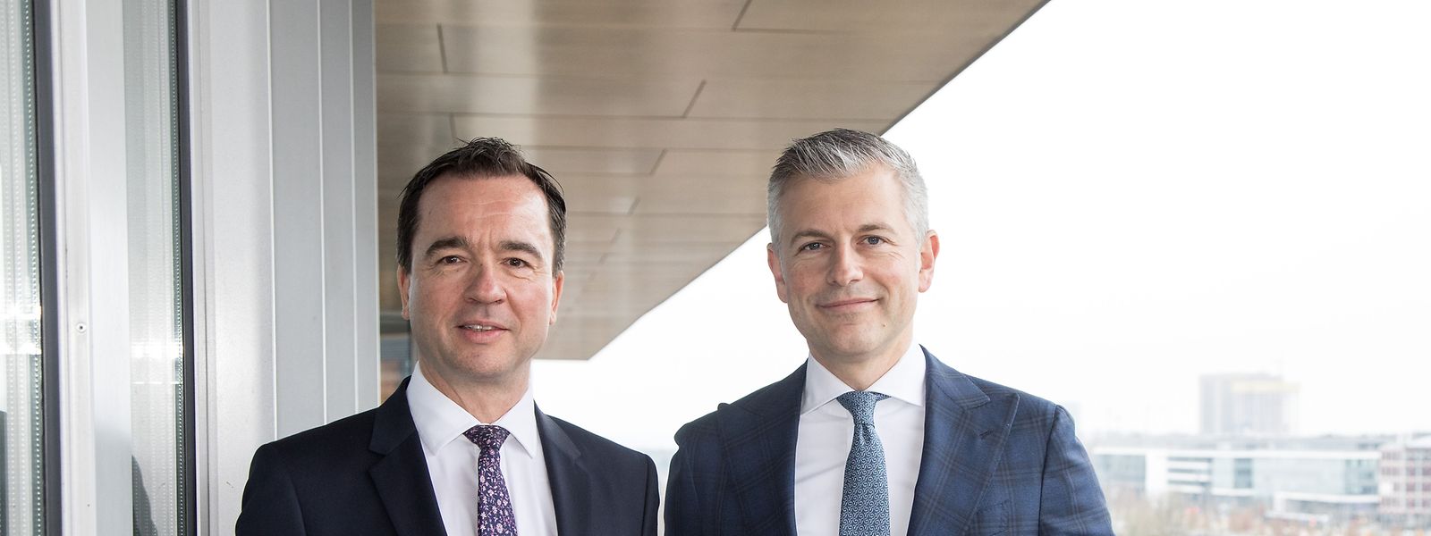 Yves Robert-Charrue (rechts) ist Europa-CEO der Schweizer Privatbank Bank Julius Bär. Falk Fischer (links) leitet die Geschäfte der Tochter in  Luxemburg-Kirchberg.
