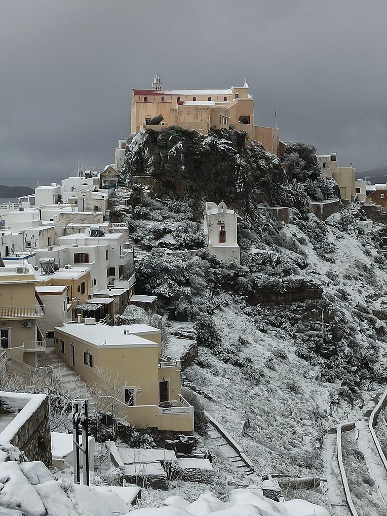 Das Tief "Elpis" hat in Griechenland am Wochenende für eisige Temperaturen und örtliche starke Schneefälle gesorgt.