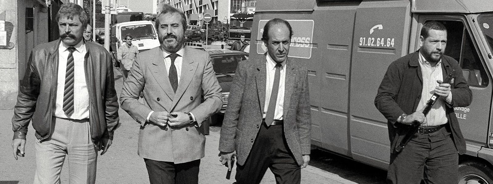 Foto vom 21. Oktober 1986: Giovanni Falcone (2.v.l.) trifft begleitet von Bodyguards in Marseille ein, um im Fall der mafiösen „Pizza Connection“ zwischen den USA und Sizilien zu ermitteln.