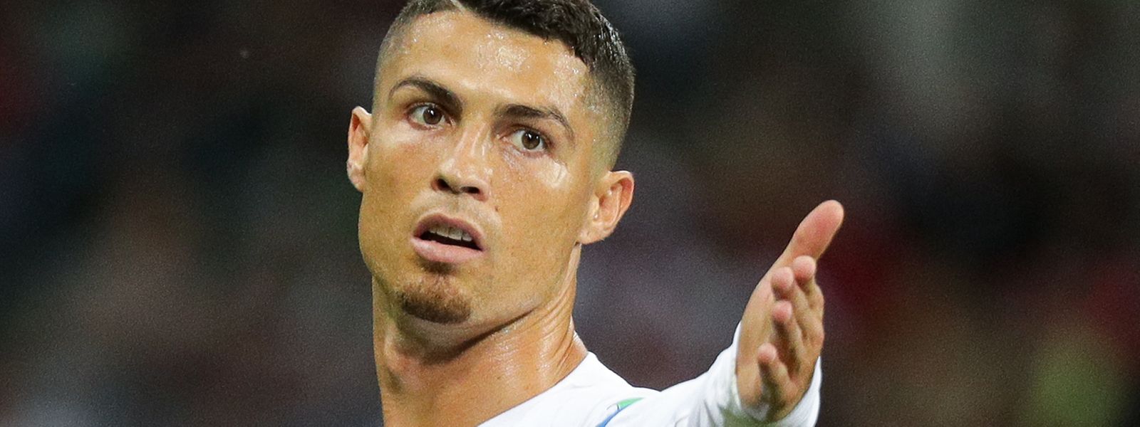 O regresso de Cristiano Ronaldo e as estreias de João Félix, Dyego Sousa e Diogo Jota são os destaques da lista de 25 jogadores convocados pelo selecionador Fernando Santos.