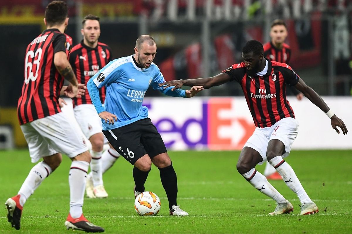 Marc-André Kruska face à Tiemoué Bakayoko.