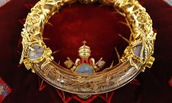 Die Dornenkrone aus Notre-Dame de Paris ist eine wichtige Reliquie für Katholiken. Es soll sich um das Original handeln, das Jesus bei der Kreuzigung trug.