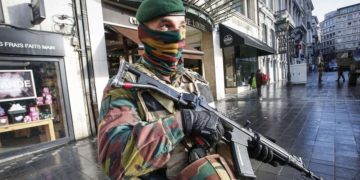 Schwer bewaffnete Soldaten gehörten in den vergangenen Tagen zum Stadtbild in Brüssel.