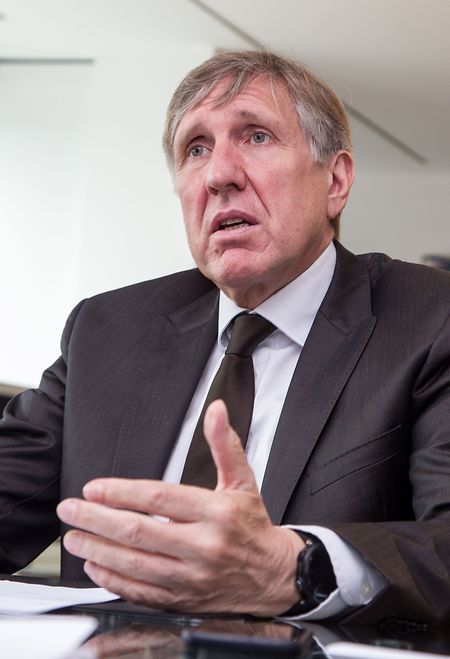 „In der eigentlichen Bahnhofsanlage unter dem Flughafen möchten wir ein Datacenter unterbringen“, so Minister Bausch.