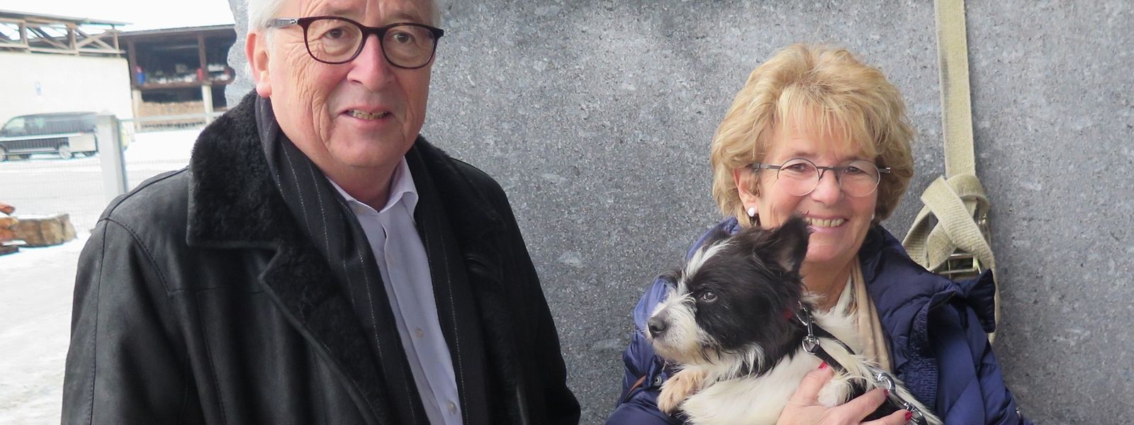 Jean-Claude Juncker und Ehefrau Christiane begrüßen ihren neuen Liebling.