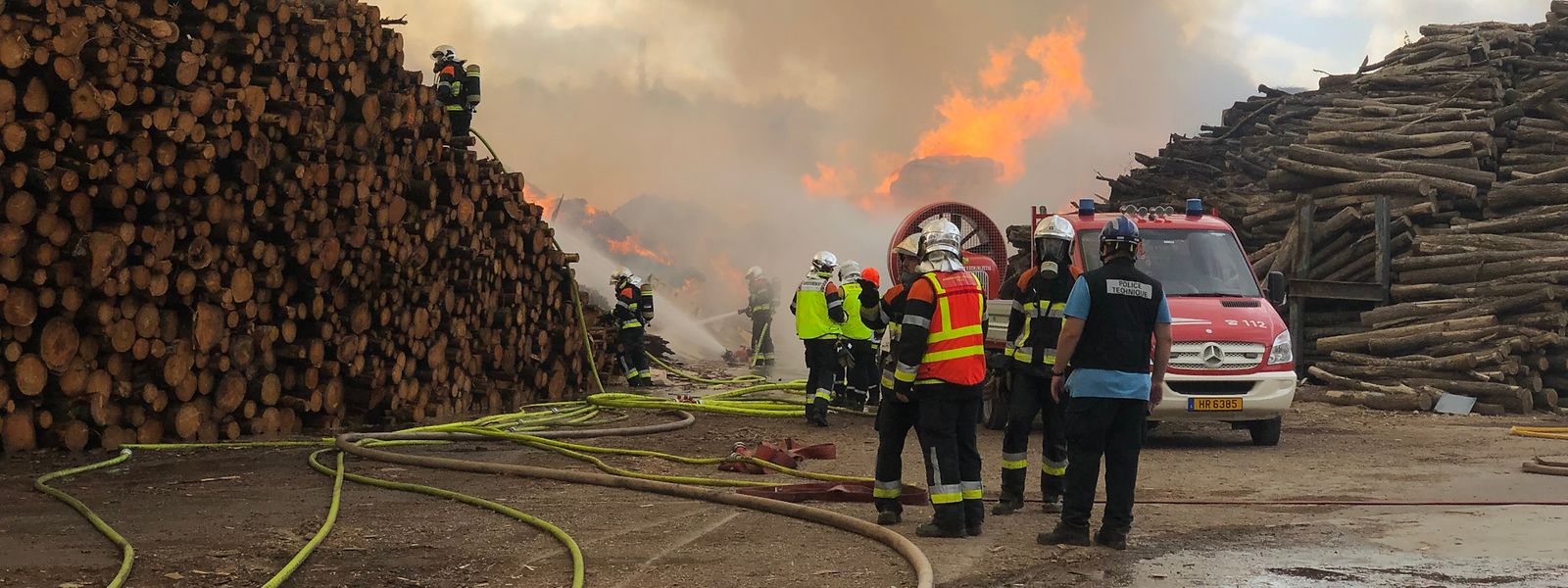 A 20h mercredi, pas loin de 240 personnels étaient engagés pour lutter contre les flammes.