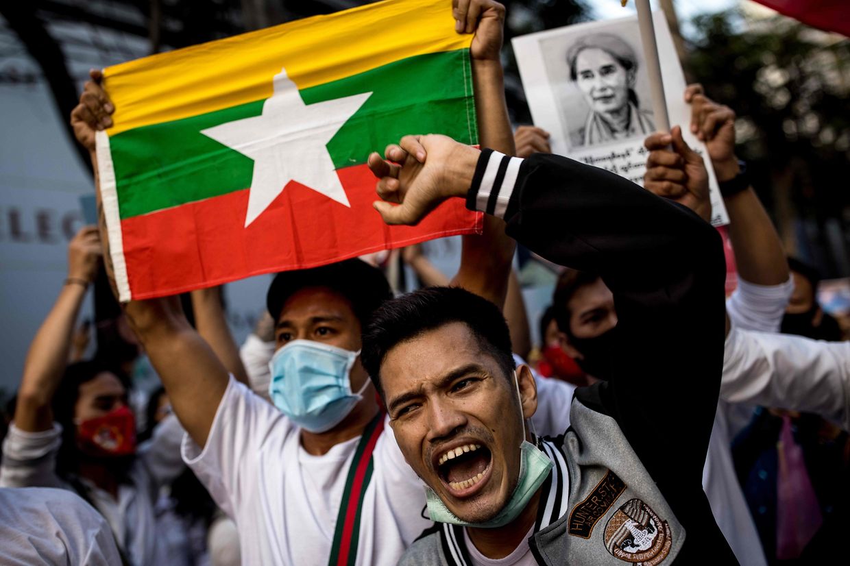 Zehntausende Demonstranten haben nach Berichten von Augenzeugen am Sonntag auf den Straßen Myanmars gegen den Militärputsch protestiert und die Freilassung der entmachteten Regierungschefin Aung San Suu Kyi gefordert.