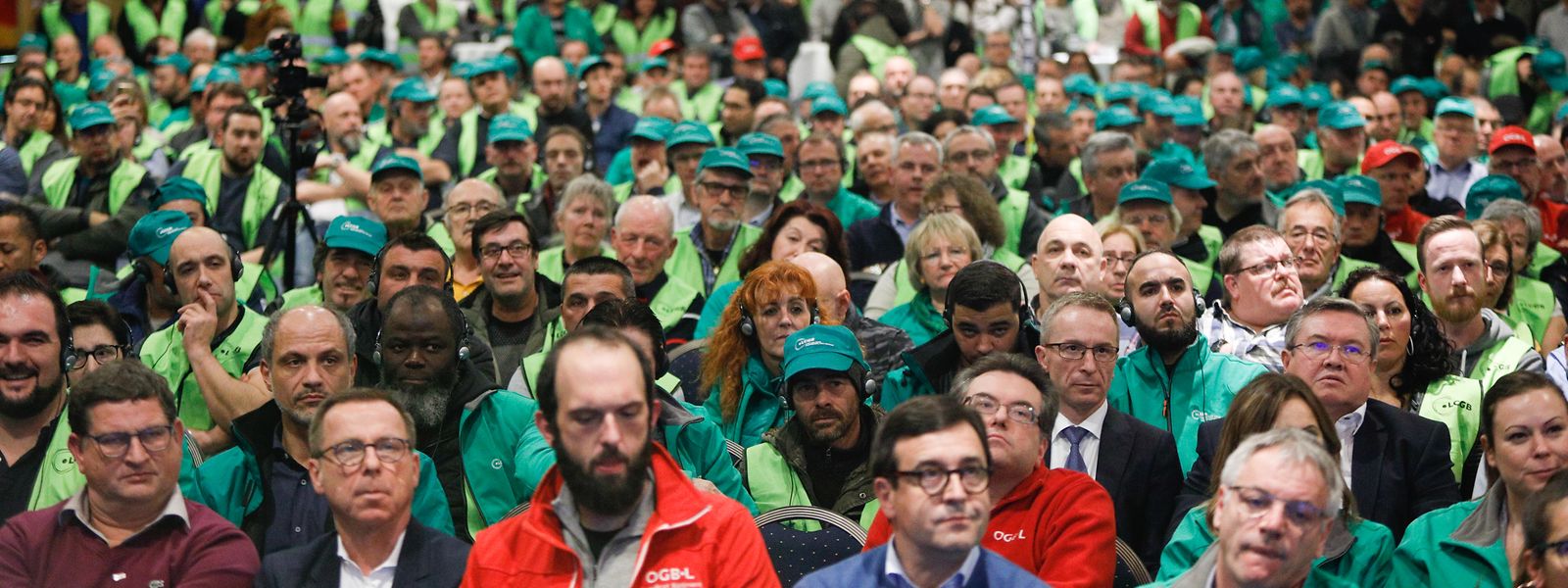 Mehr als 1.000 Sympathisanten waren dem Appell von OGBL, LCGB und CGFP gefolgt. 