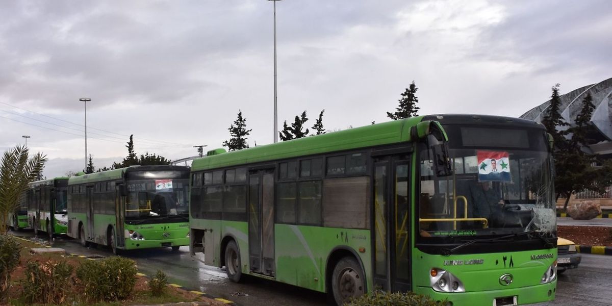 Die Busse blieben leer: Statt Zivilisten aus dem zerstörten Aleppo abzutransportieren, fuhren die Busse wieder ab.