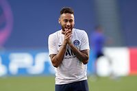 Paris Saint-Germain's Brazilian forward Neymar smiles as he takes part in the warm up prior the UEFA Champions League semi-final football match between Leipzig and Paris Saint-Germain at the Luz stadium in Lisbon on August 18, 2020. (Photo by Manu Fernandez / POOL / AFP)