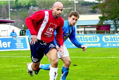 Football / Que deviens-tu...: Rémy Mukenge: «Je suis encore trop joueur dans l\'âme»