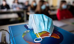 Leben mit der Maske: Der Ausnahmezustand als neue Normalität bestimmt seit einem Jahr den Alltag in Luxemburg.