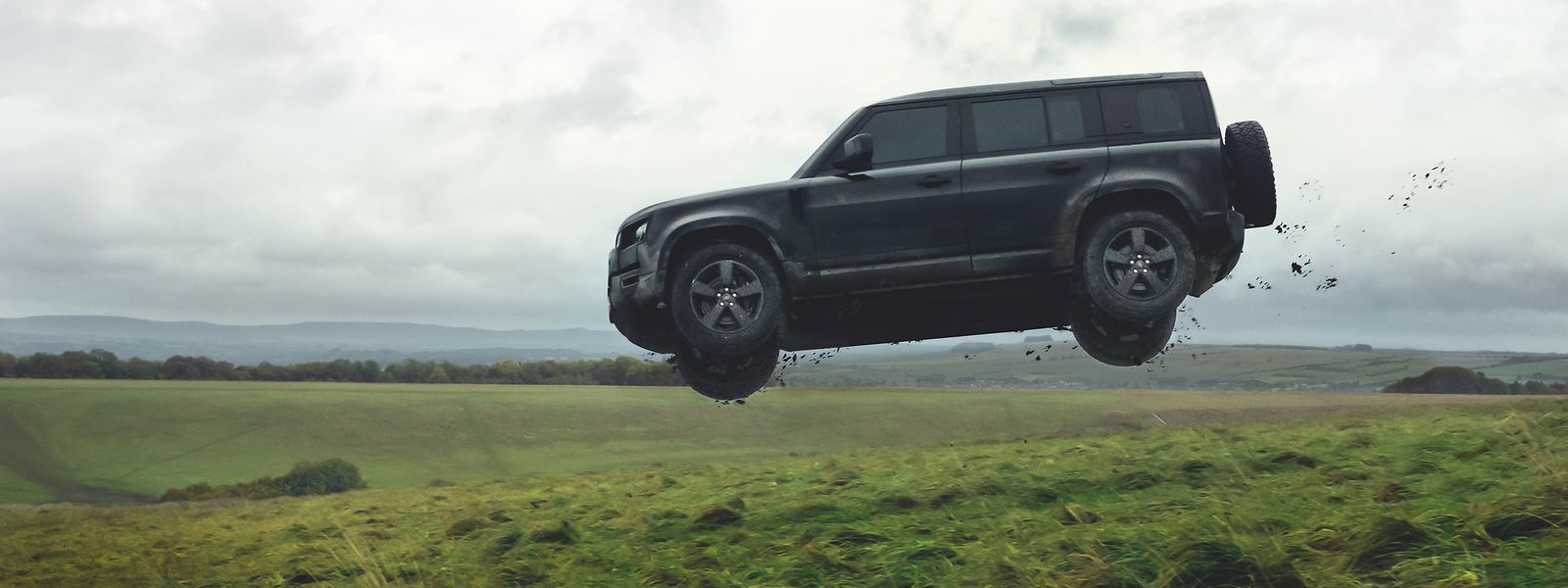 Das Auktionshaus Christie's versteigert einen Land Rover Defender 110, der im Film „No Time to Die“ („Keine Zeit zu sterben“) in Stuntszenen zu sehen war. 