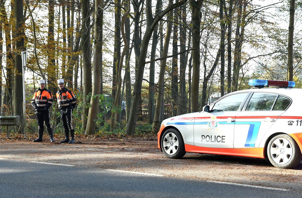 Die Polizei war am Montagvormittag mit einem Großaufgebot am Tatort im Einsatz. 