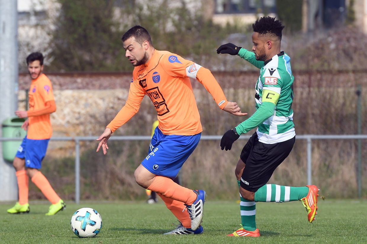 Patrick Neves (Lorentzweiler) tente de déborder Aires Lima.