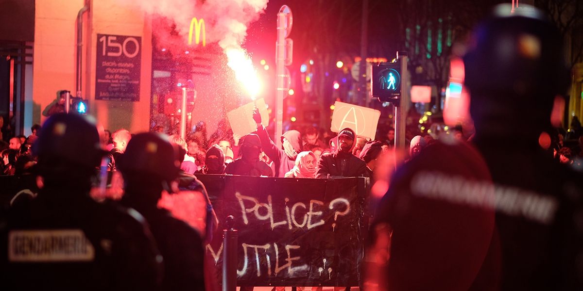 L'affaire Théo à Aulnay a mis le feu aux poudres. Depuis lors les affrontements avec les forces de l'ordre sont quotidiens dans les banlieues de France.