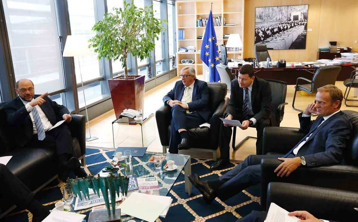 Krisensitzung in Brüssel: EP-Präsident Martin Schulz, EU-Kommissionschef Jean-Claude Juncker, Junckers Kabinettchef Martin Selmayr und EU-Ratspräsident Donald Tusk bei ihrem Gespräch, an dem auch der niederländische EU-Vorsitzende Mark Rutte teilnahm.