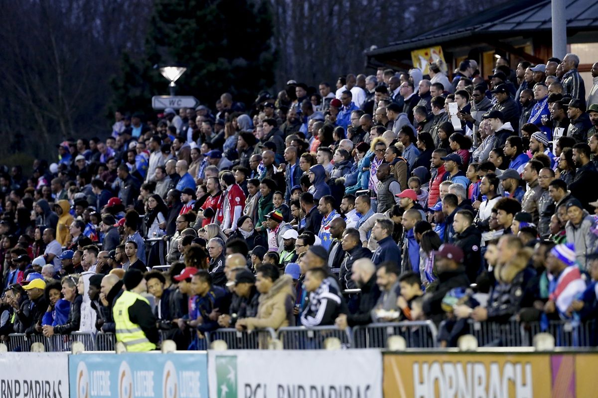 Über 2000 Fans, hauptsächlich kapverdianische, waren nach Hesperingen gekommen.
