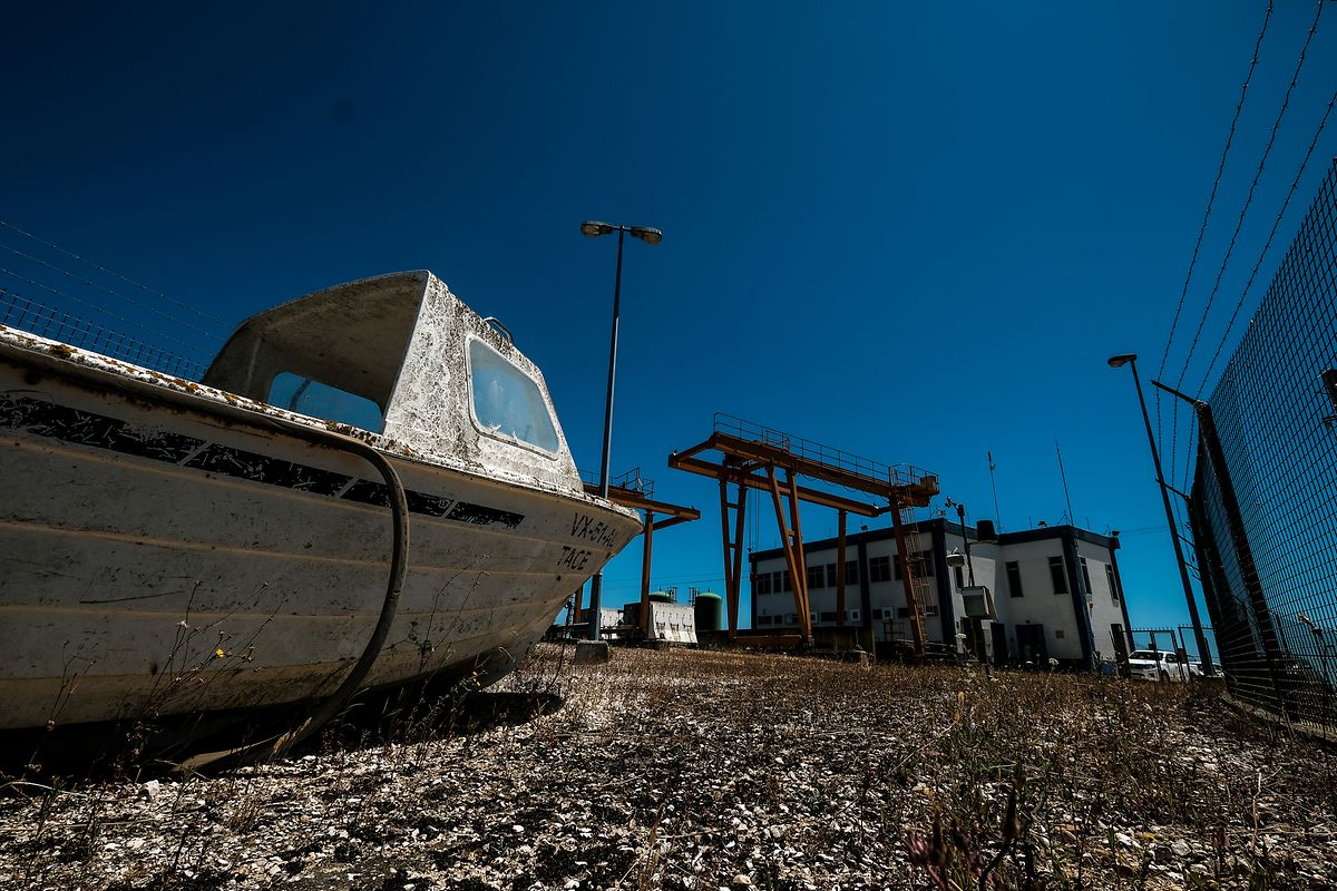 O governo português acredita que só resolvendo a irregulariedade do caudal se resolve a invasão salina do Tejo.